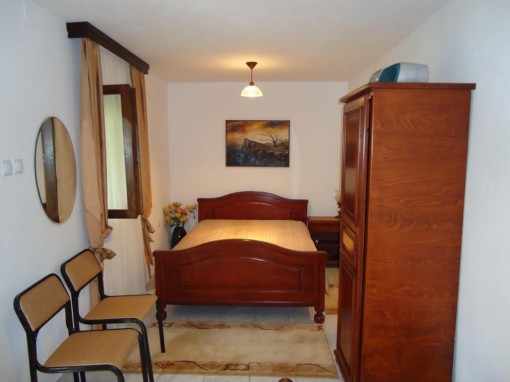 Apartment Odmor Bar Bagian luar foto