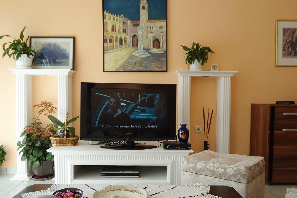 Apartment Odmor Bar Bagian luar foto